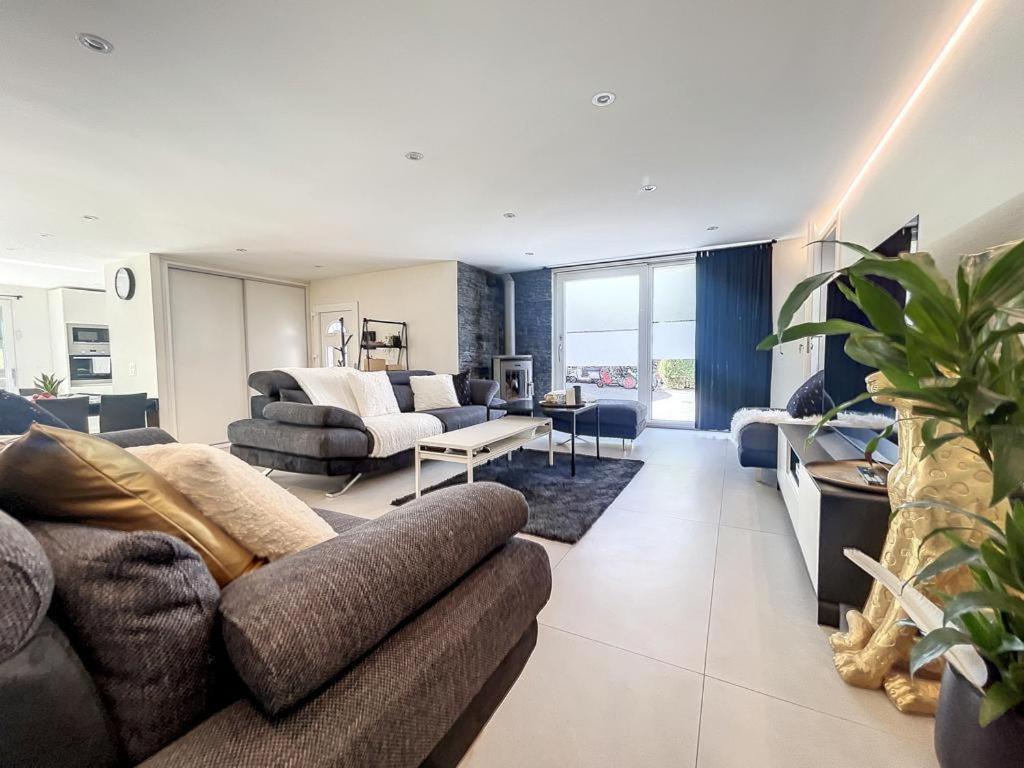 Appartement Moderne Avec Terrasse Et Piscine A Chatel Sur Bex Buitenkant foto